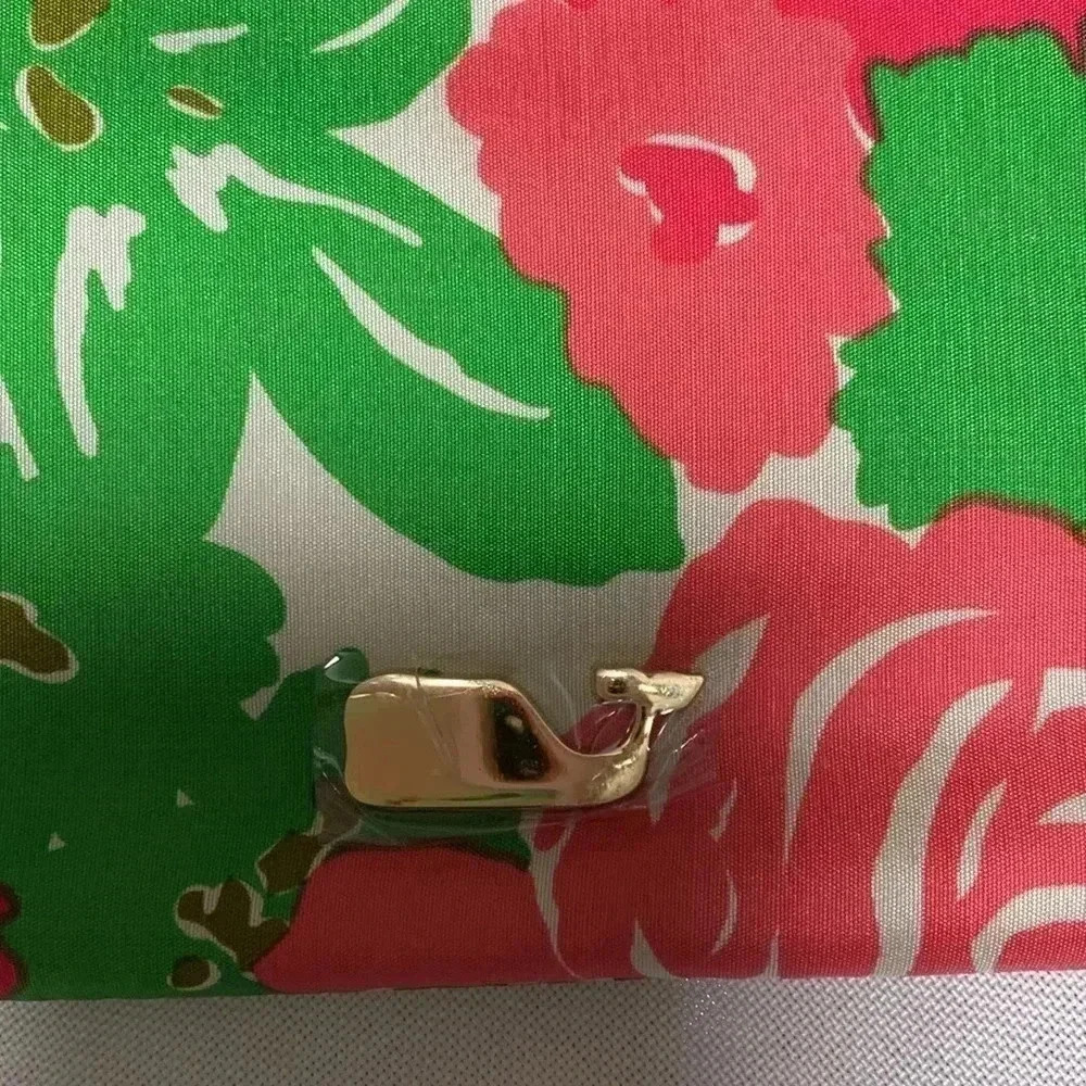 VINEYARD VINES Clutch Purse, NWT. This is a BEAUTY❣️ - Picture 3 of 5